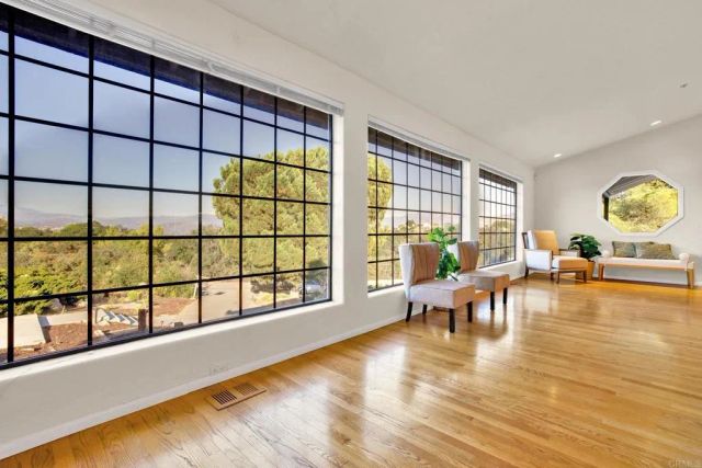 21245 OLD OAK RD, Alpine, CA 91901