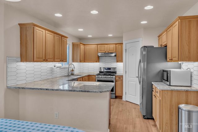 6280 S Solar Way, Boise, ID 83709