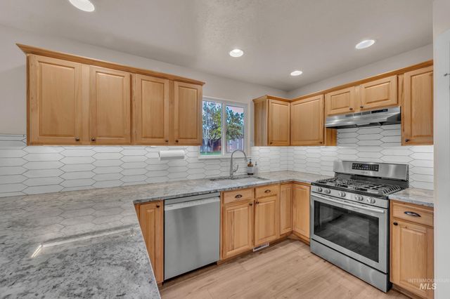6280 S Solar Way, Boise, ID 83709