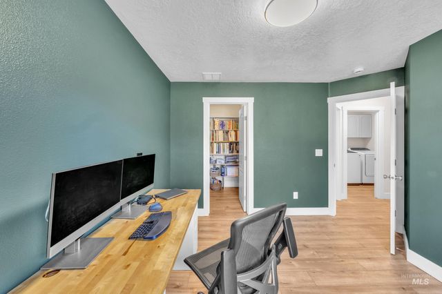 6280 S Solar Way, Boise, ID 83709