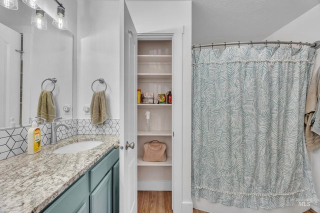 6280 S Solar Way, Boise, ID 83709