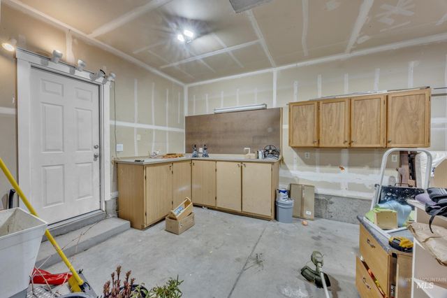 6280 S Solar Way, Boise, ID 83709