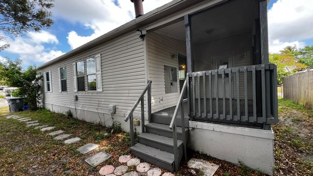 22850 Cascade Road, Boca Raton, FL 33428