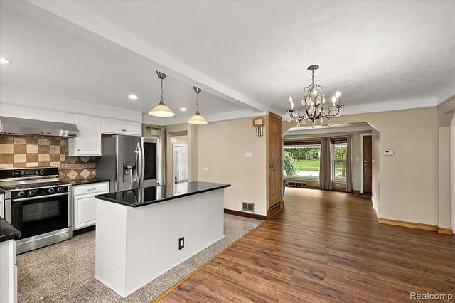 2226 Drexel Street, Dearborn, MI 48128