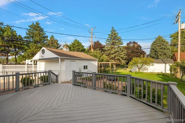 2226 Drexel Street, Dearborn, MI 48128