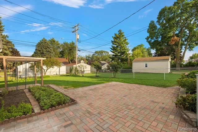 2226 Drexel Street, Dearborn, MI 48128