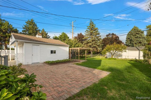 2226 Drexel Street, Dearborn, MI 48128