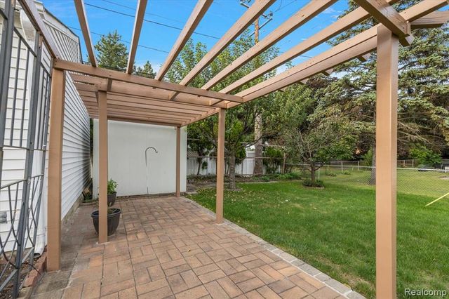 2226 Drexel Street, Dearborn, MI 48128