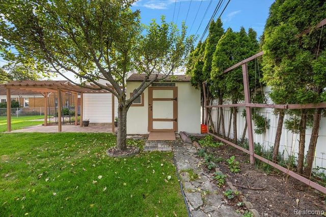 2226 Drexel Street, Dearborn, MI 48128