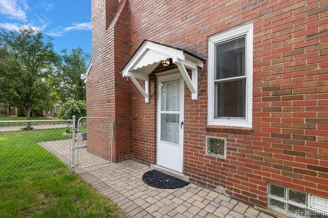 2226 Drexel Street, Dearborn, MI 48128