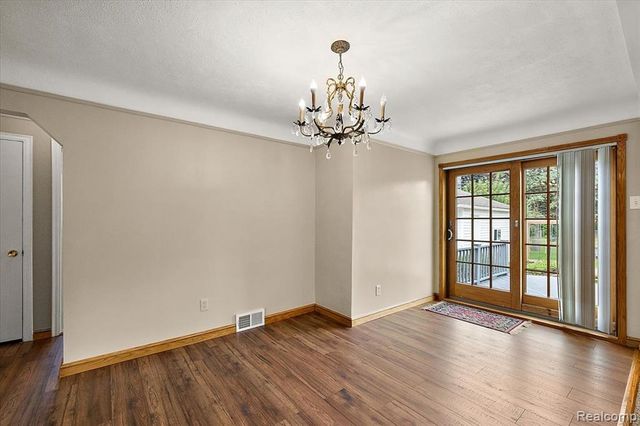 2226 Drexel Street, Dearborn, MI 48128