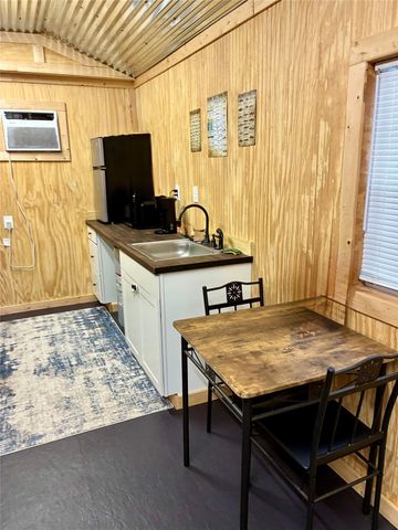 212 Wildwood Drive, Burkeville, TX 75932