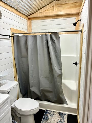 212 Wildwood Drive, Burkeville, TX 75932