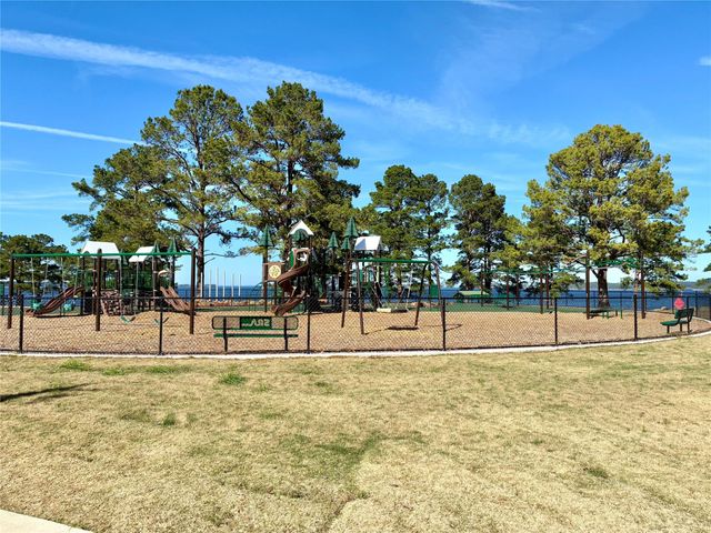 212 Wildwood Drive, Burkeville, TX 75932