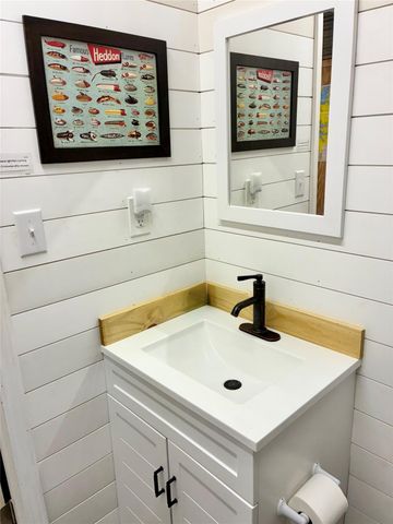 212 Wildwood Drive, Burkeville, TX 75932