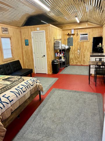 212 Wildwood Drive, Burkeville, TX 75932