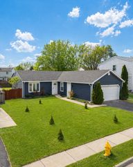 828 Huron Court, Carol Stream, IL 60188