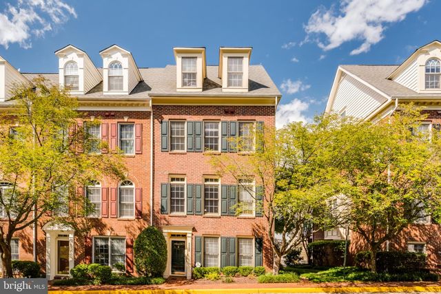 8892 ASHGROVE HOUSE LN, Vienna, VA 22182