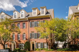 8892 ASHGROVE HOUSE LN, Vienna, VA 22182