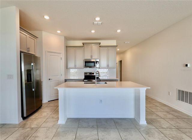 965 LAUREL VIEW WAY, Groveland, FL 34736