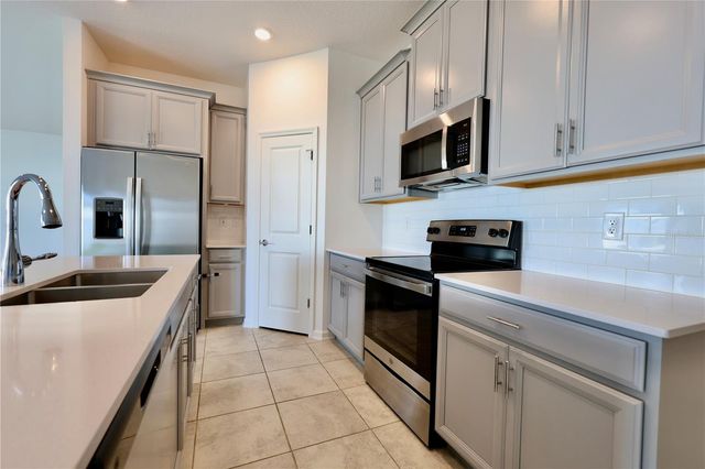965 LAUREL VIEW WAY, Groveland, FL 34736