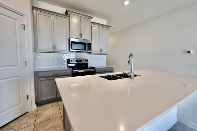 965 LAUREL VIEW WAY, Groveland, FL 34736