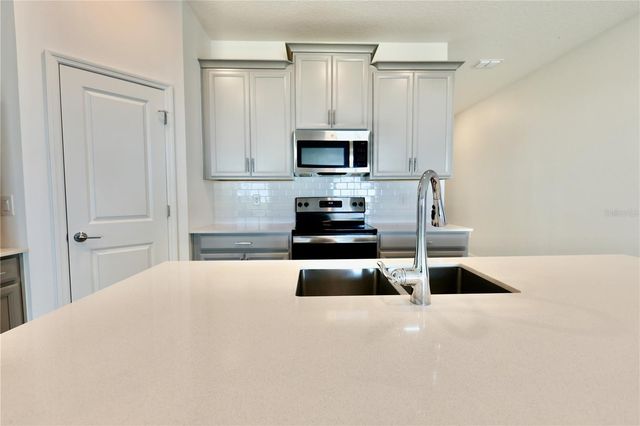 965 LAUREL VIEW WAY, Groveland, FL 34736