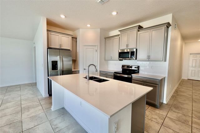 965 LAUREL VIEW WAY, Groveland, FL 34736