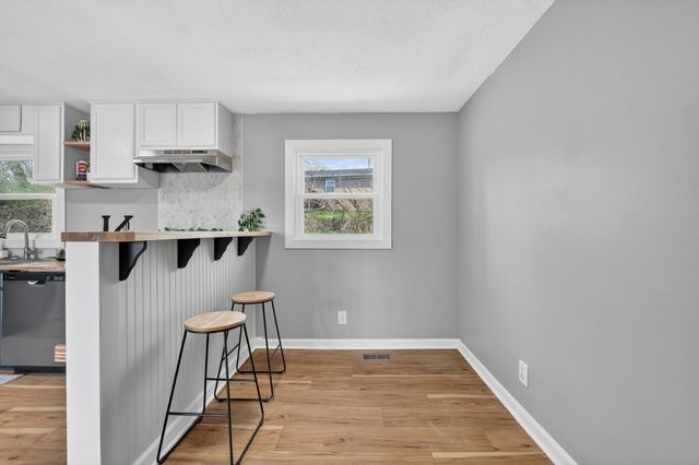 350 N 3rd St, Pulaski, TN 38478