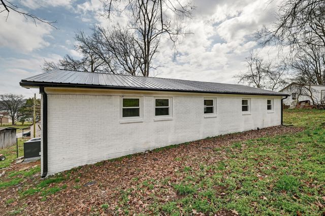 350 N 3rd St, Pulaski, TN 38478