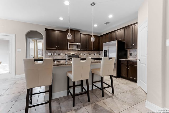 1176 LEGACY DR, New Braunfels, TX 78130