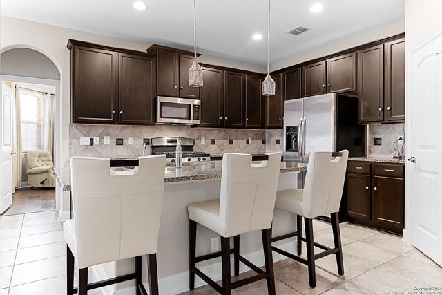 1176 LEGACY DR, New Braunfels, TX 78130