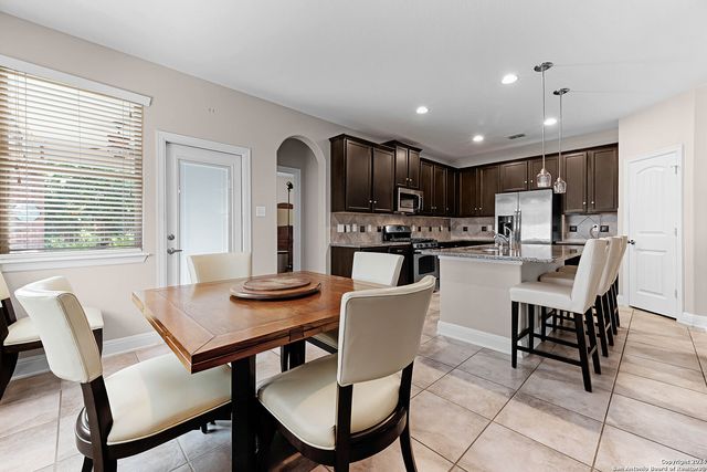 1176 LEGACY DR, New Braunfels, TX 78130