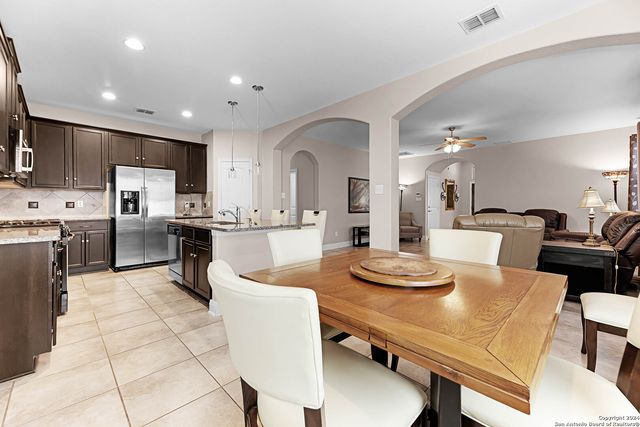 1176 LEGACY DR, New Braunfels, TX 78130