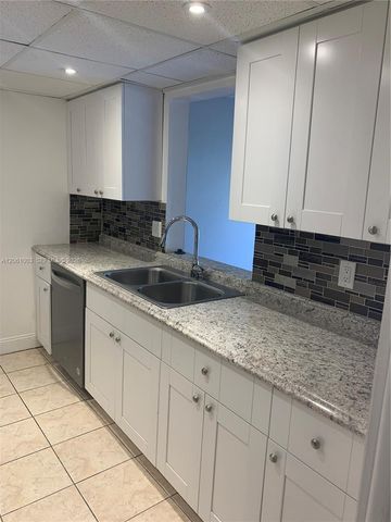 3246 N Pine Island Road 101, Sunrise, FL 33351