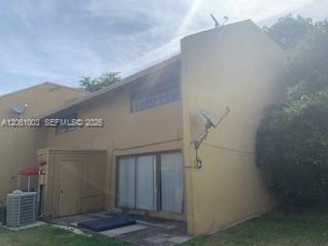 3246 N Pine Island Road 101, Sunrise, FL 33351