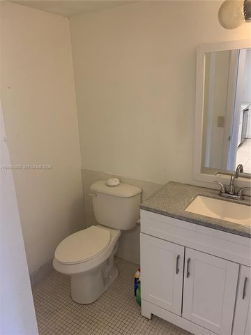 3246 N Pine Island Road 101, Sunrise, FL 33351