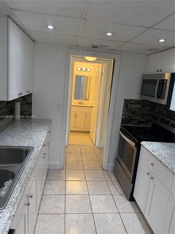 3246 N Pine Island Road 101, Sunrise, FL 33351