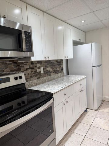 3246 N Pine Island Road 101, Sunrise, FL 33351