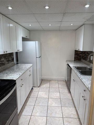 3246 N Pine Island Road 101, Sunrise, FL 33351