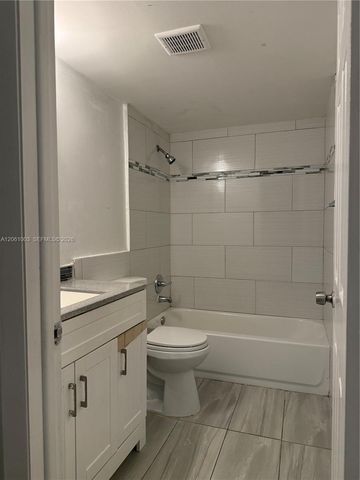 3246 N Pine Island Road 101, Sunrise, FL 33351