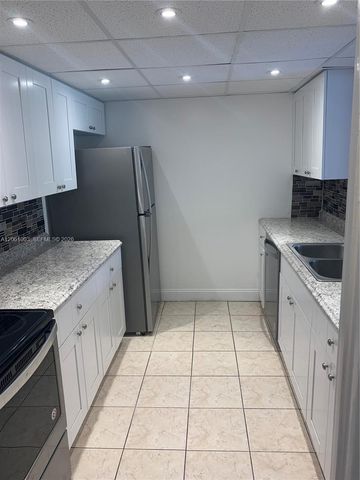 3246 N Pine Island Road 101, Sunrise, FL 33351