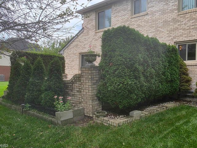47630 Robins Nest Drive, Shelby Twp, MI 48315