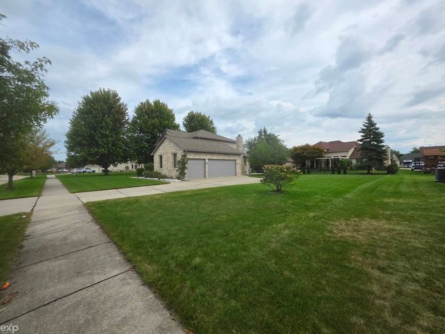 47630 Robins Nest Drive, Shelby Twp, MI 48315