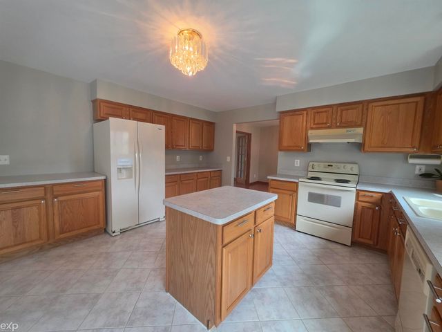 47630 Robins Nest Drive, Shelby Twp, MI 48315