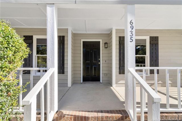 6935 Calamar Drive, Fayetteville, NC 28314