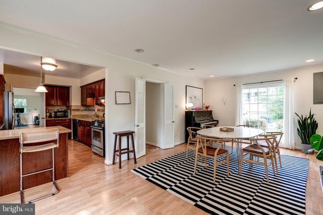 7525 CAYUGA AVE, Bethesda, MD 20817