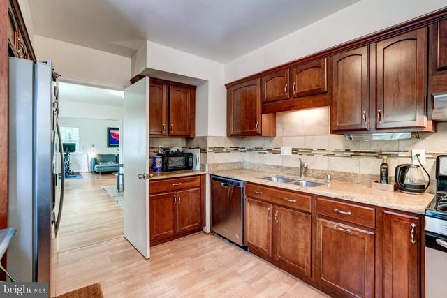 7525 CAYUGA AVE, Bethesda, MD 20817
