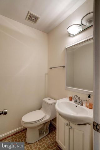 7525 CAYUGA AVE, Bethesda, MD 20817