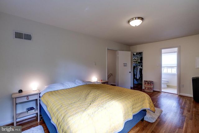 7525 CAYUGA AVE, Bethesda, MD 20817